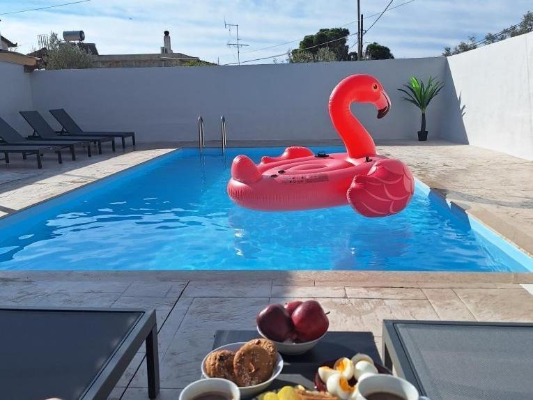 Johnson House Apartment Rafina  Ngoại thất bức ảnh