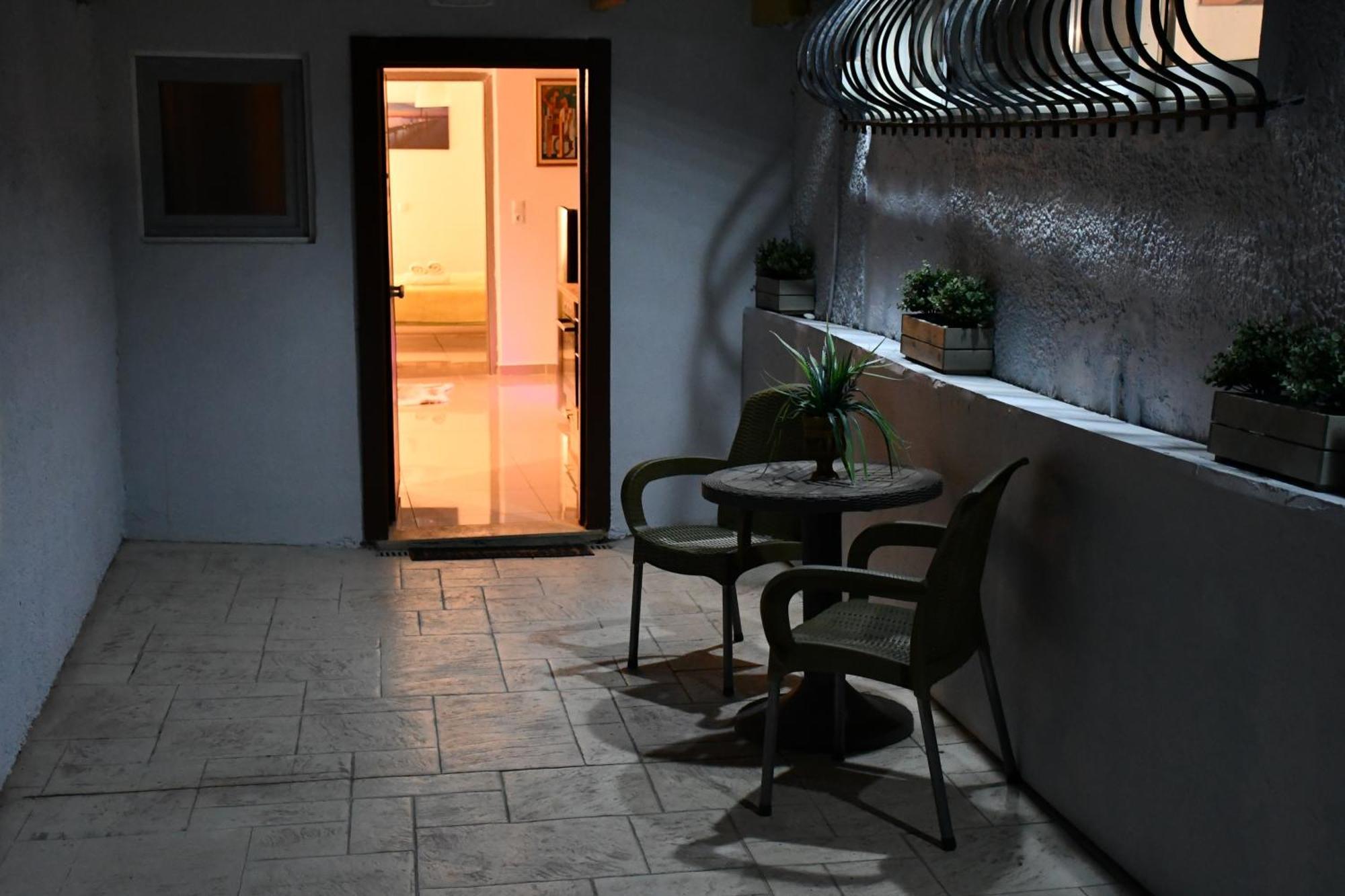 Johnson House Apartment Rafina  Ngoại thất bức ảnh
